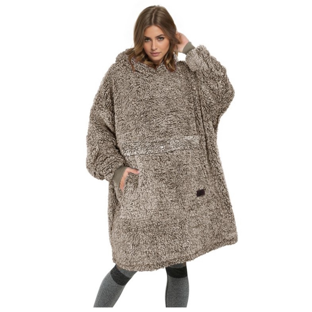 Catalonia oversized hoodie blanket